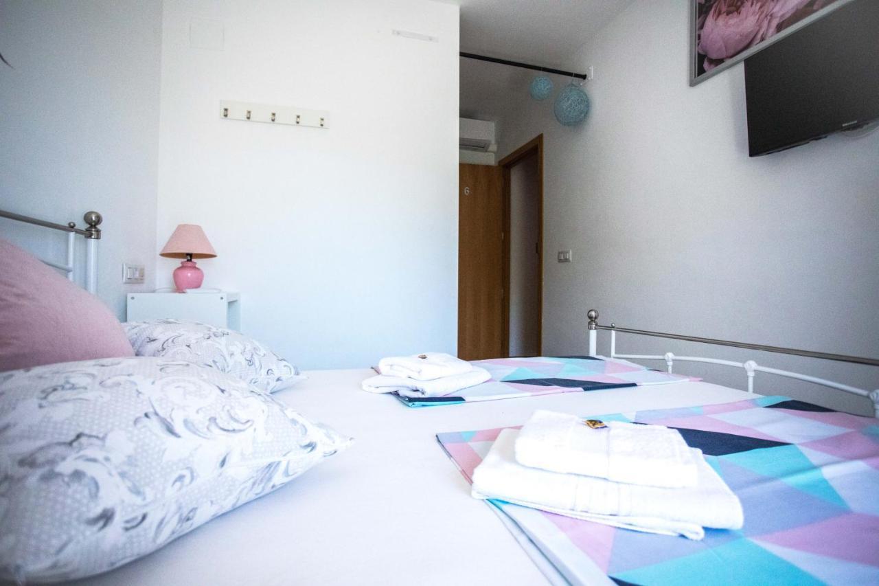 Corals B&B Apartment เดเนีย ภายนอก รูปภาพ